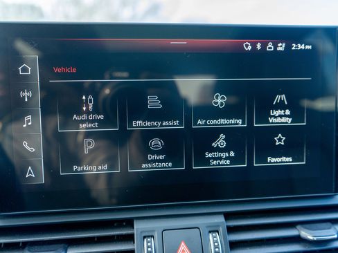 Used 2023 Audi Q5 2.0T Premium w/ Convenience Package image 18