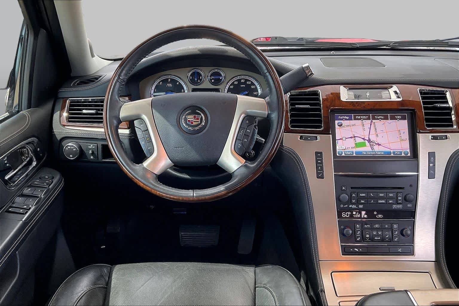 Used 2013 Cadillac Escalade Platinum AWD/4WD image 7