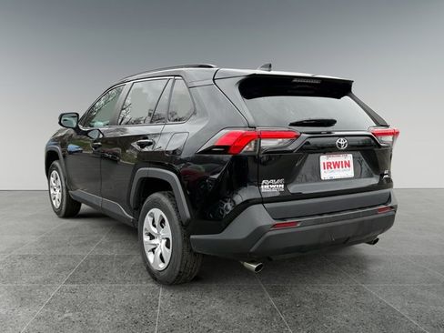 Used 2020 Toyota RAV4 LE AWD/4WD image 4