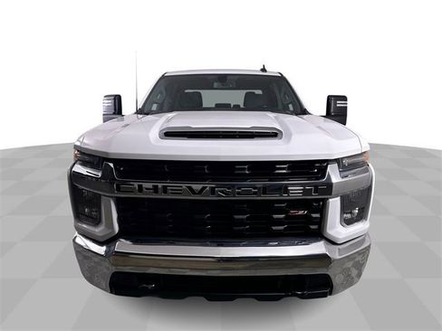 Used 2023 Chevrolet Silverado 2500 LT image 3