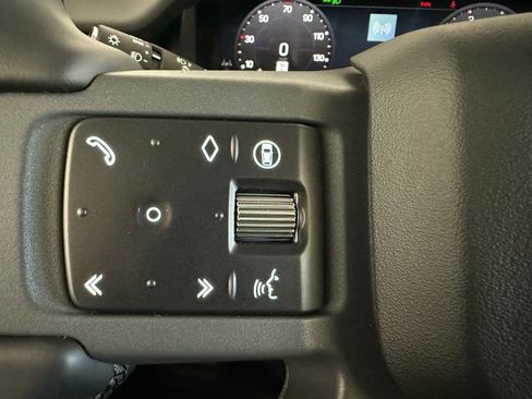 New 2026 Land Rover Defender 110 X-Dynamic SE AWD/4WD image 18
