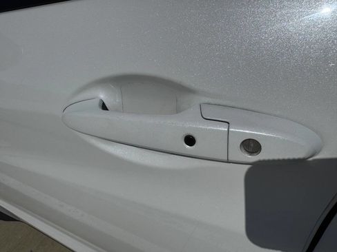 Used 2022 Honda HR-V EX image 8