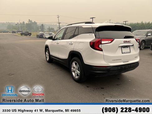Used 2022 GMC Terrain SLE w/ Driver Convenience Package AWD/4WD image 6