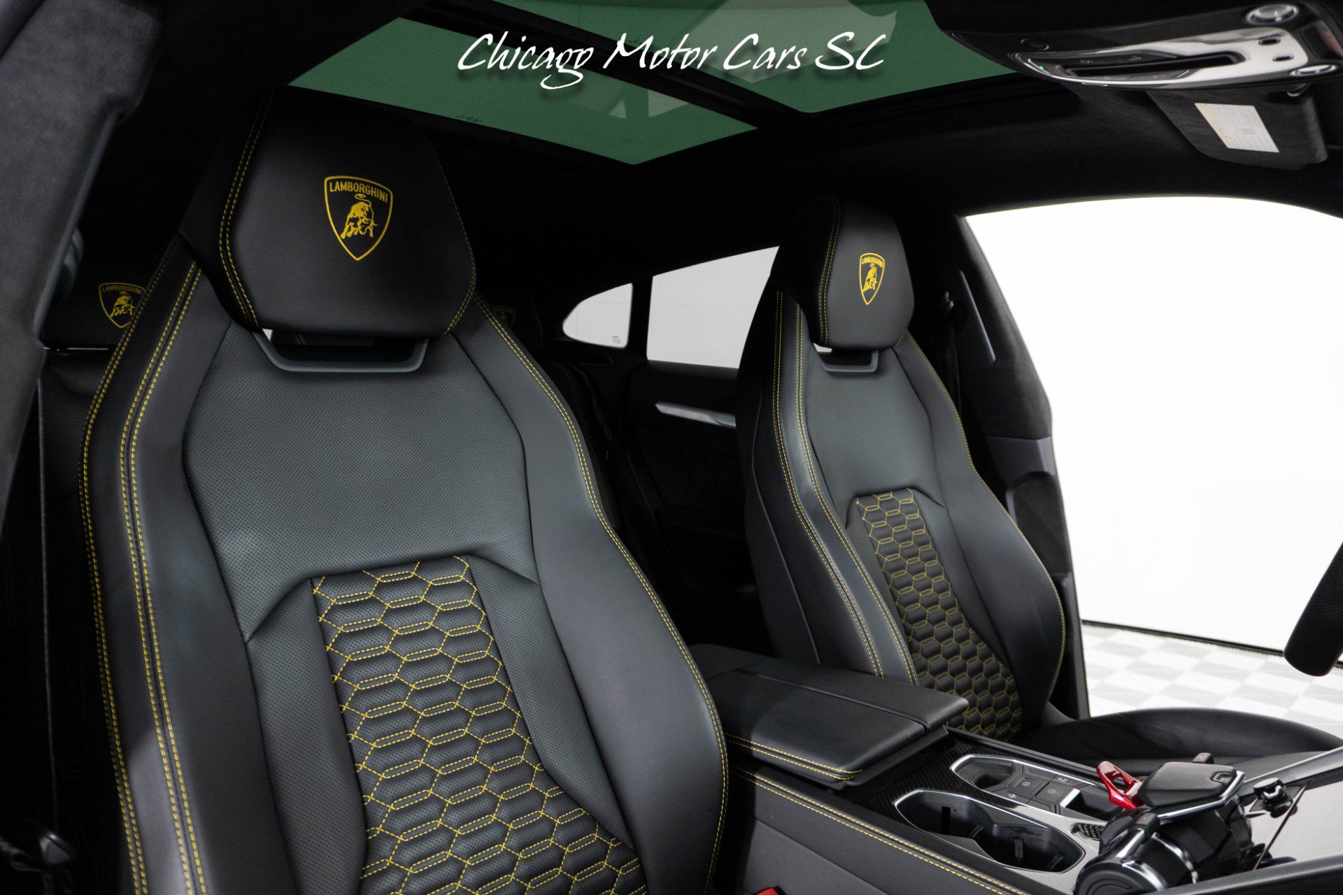 Used 2021 Lamborghini Urus AWD/4WD image 42