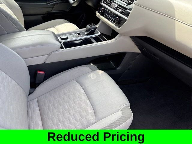 Used 2024 Nissan Pathfinder SV AWD/4WD image 38