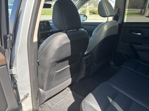 Used 2022 Nissan Rogue SL w/ SL Premium Package image 40