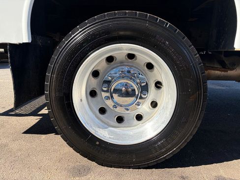 Used 2014 RAM 5500 Tradesman image 16