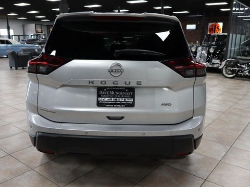 Used 2024 Nissan Rogue S AWD/4WD image 4