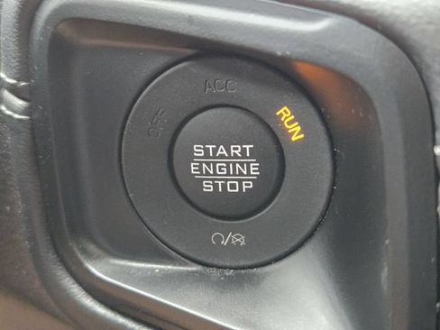 Used 2024 Jeep Gladiator Rubicon AWD/4WD image 28