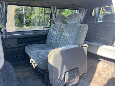 Used 1991 Mitsubishi Delica image 11