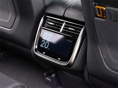 Used 2022 Rivian R1T Launch Edition image 21