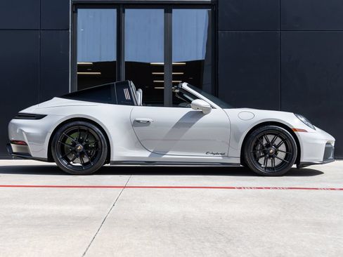 Certified 2025 Porsche 911 Targa 4 GTS AWD/4WD image 12