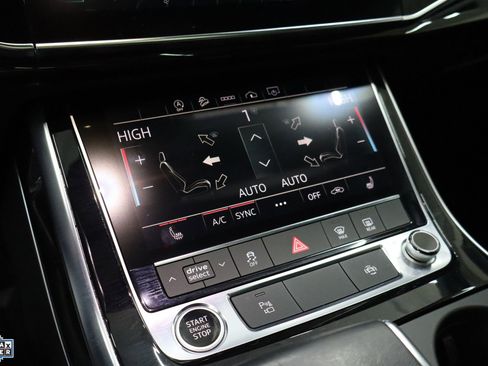 Used 2022 Audi Q8 Premium image 20