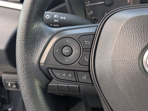Used 2025 Toyota Corolla LE image 18