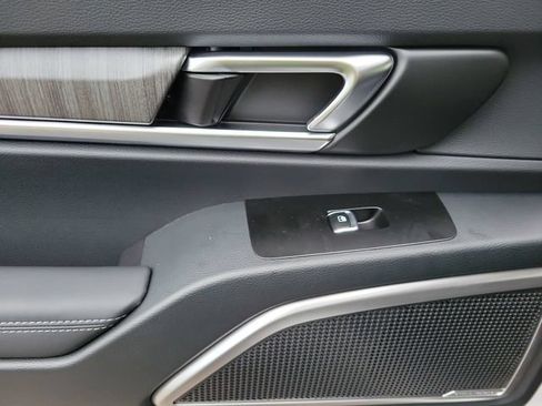 Certified 2025 Kia Telluride EX w/ EX Captain's Chair Package FWD image 27