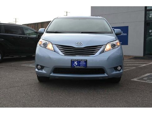 Used 2015 Toyota Sienna image 4