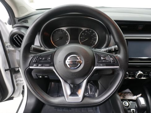 Used 2021 Nissan Kicks S image 14