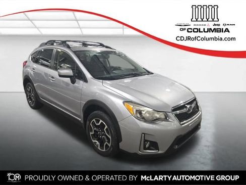Used 2017 Subaru Crosstrek 2.0i Premium w/ Moonroof Package image 1
