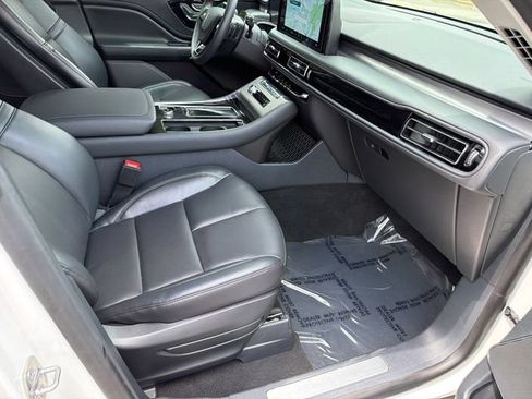 New 2026 Lincoln Aviator 2WD image 14