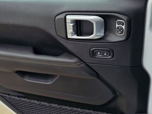 Used 2021 Jeep Wrangler Unlimited Sahara image 22
