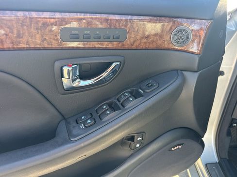 Used 2005 Hyundai XG350 L FWD image 11
