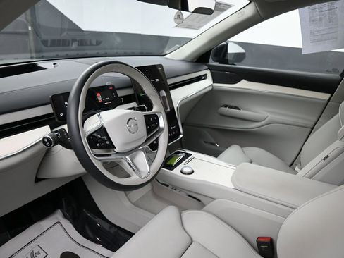 Used 2025 Volvo EX90 Ultra image 23