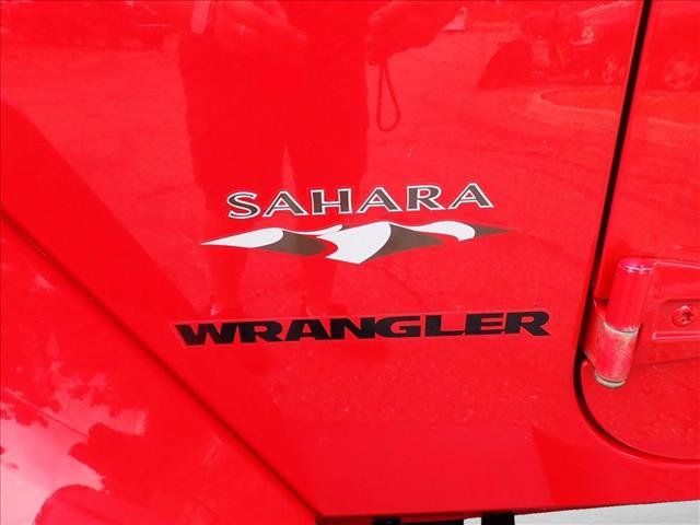 Used 2016 Jeep Wrangler Sahara AWD/4WD image 8