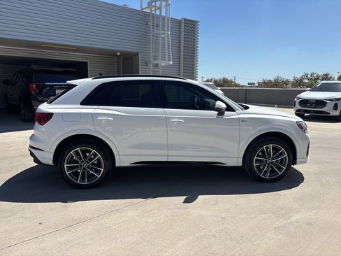 Used 2025 Audi Q3 2.0T Premium w/ Convenience Package image 4