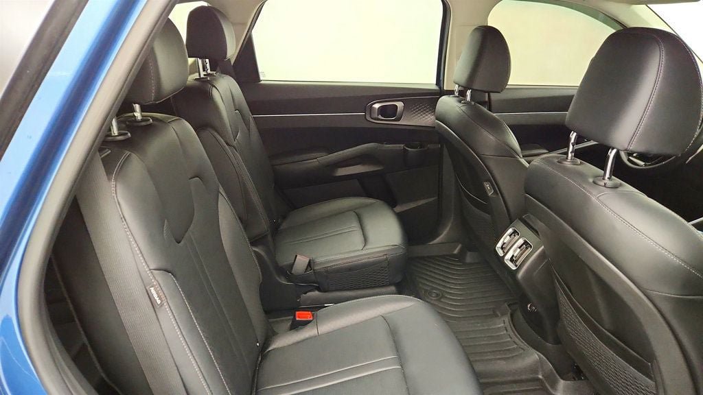 Used 2025 Kia Sorento EX AWD/4WD image 42