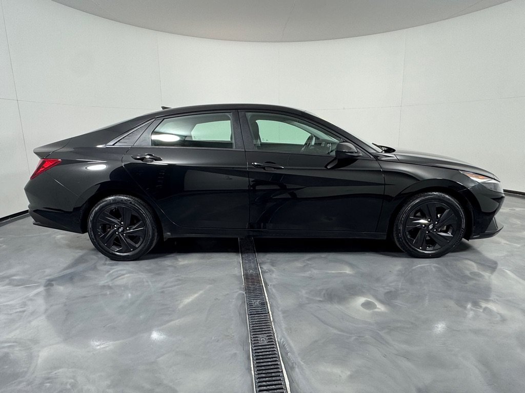 Used 2021 Hyundai Elantra SEL w/ Convenience Package FWD image 4
