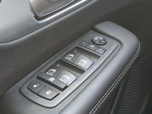 New 2026 Chrysler Pacifica Limited w/ Uconnect Theater Family Group AWD/4WD image 34