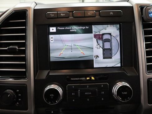 Used 2018 Ford F150 Platinum w/ Equipment Group 701A Luxury image 19