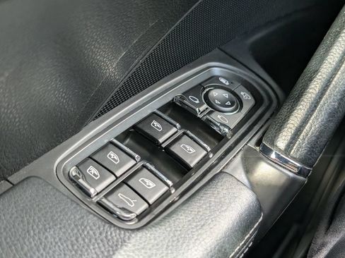 Used 2014 Porsche Cayenne AWD/4WD image 19