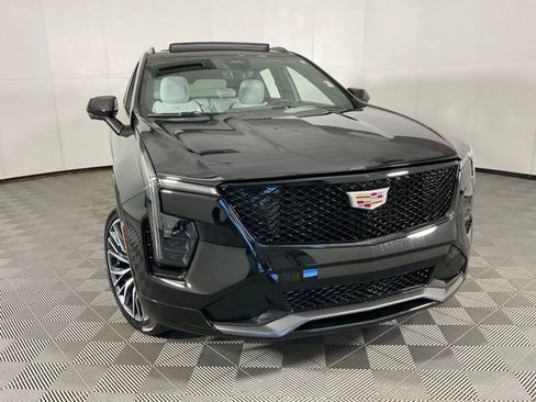 Used 2025 Cadillac XT4 Sport image 8