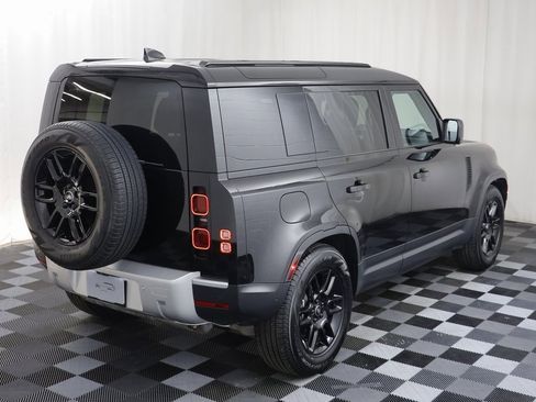 Used 2025 Land Rover Defender 110 S image 18