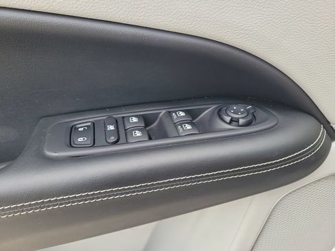 Used 2020 Jeep Compass Latitude w/ Safety & Security Group FWD image 19