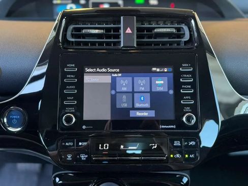 Used 2021 Toyota Prius LE image 19