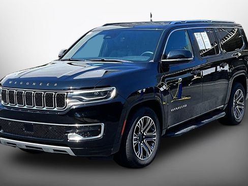 Certified 2024 Jeep Wagoneer L Series II w/ Flexible Seating Group AWD/4WD image 4