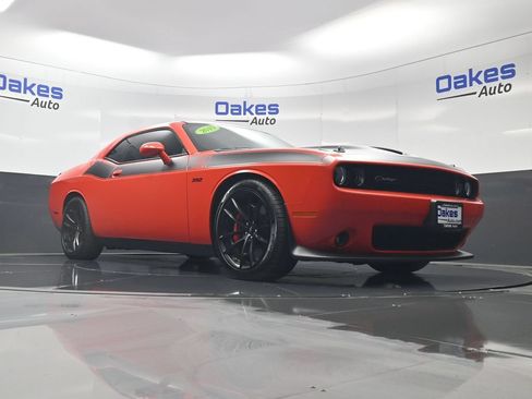 Used 2019 Dodge Challenger R/T Scat Pack w/ T/A Package RWD image 30