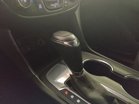 Used 2018 Chevrolet Equinox LT FWD image 26