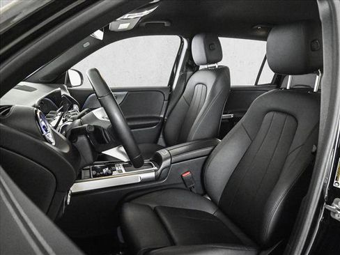 Certified 2025 Mercedes-Benz GLB 250 4MATIC w/ Exclusive Package image 18