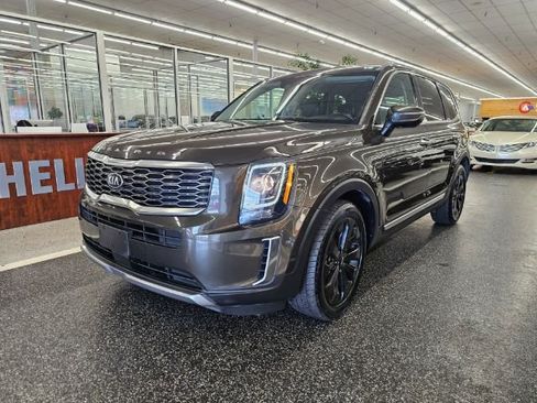 Used 2020 Kia Telluride S w/ S 8 Passenger Seating Package image 1
