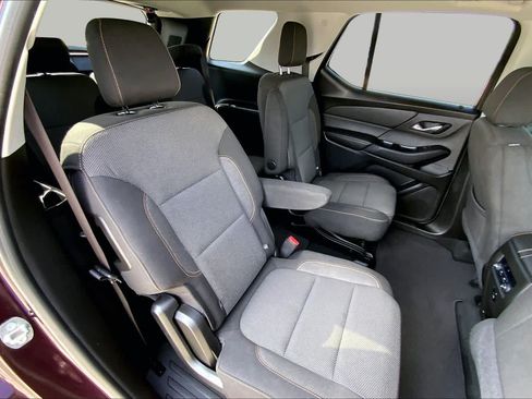 Used 2018 Chevrolet Traverse LT FWD image 19