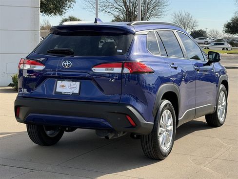 Used 2022 Toyota Corolla Cross LE image 4