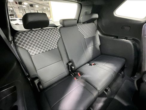 Used 2025 GMC Acadia Denali FWD image 33