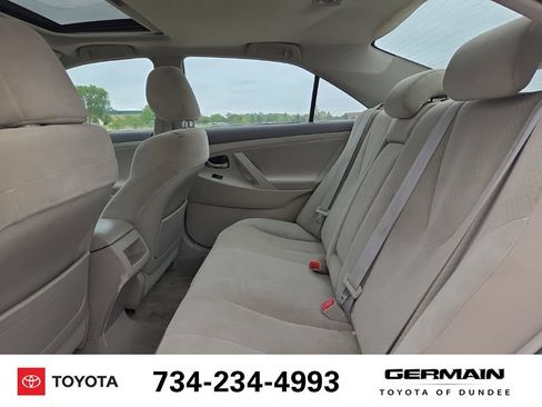 Used 2009 Toyota Camry LE FWD image 19