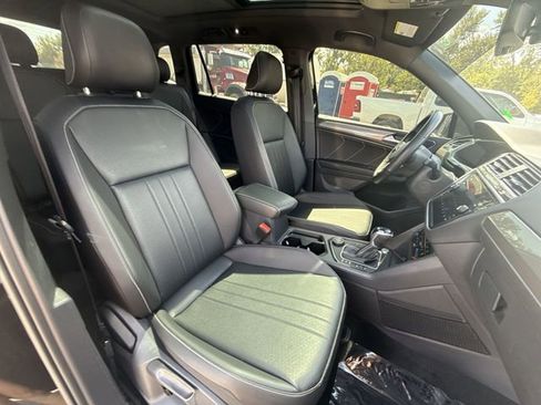 Used 2022 Volkswagen Tiguan SE R-Line AWD/4WD image 24