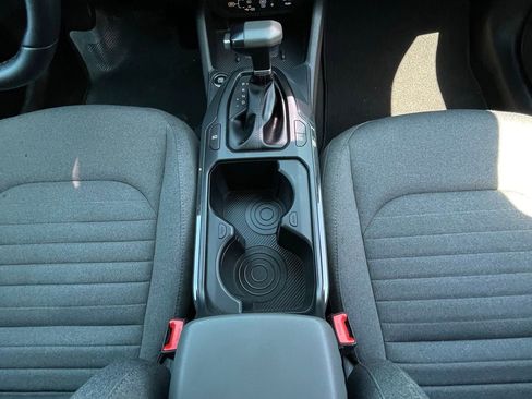 Used 2025 Kia K4 EX image 18