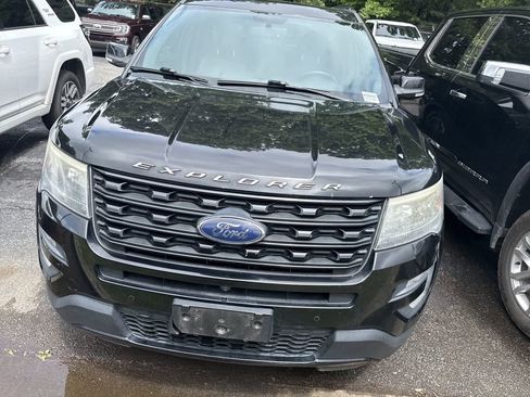 Used 2017 Ford Explorer Sport w/ Equipment Group 401A AWD/4WD image 5
