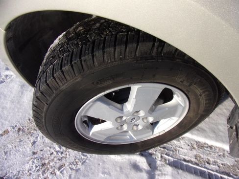 Used 2010 Ford Escape XLT image 5